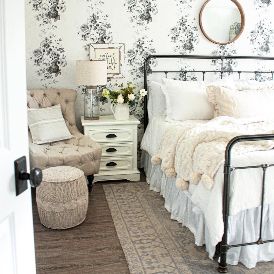 Cozy Monochrome Florals