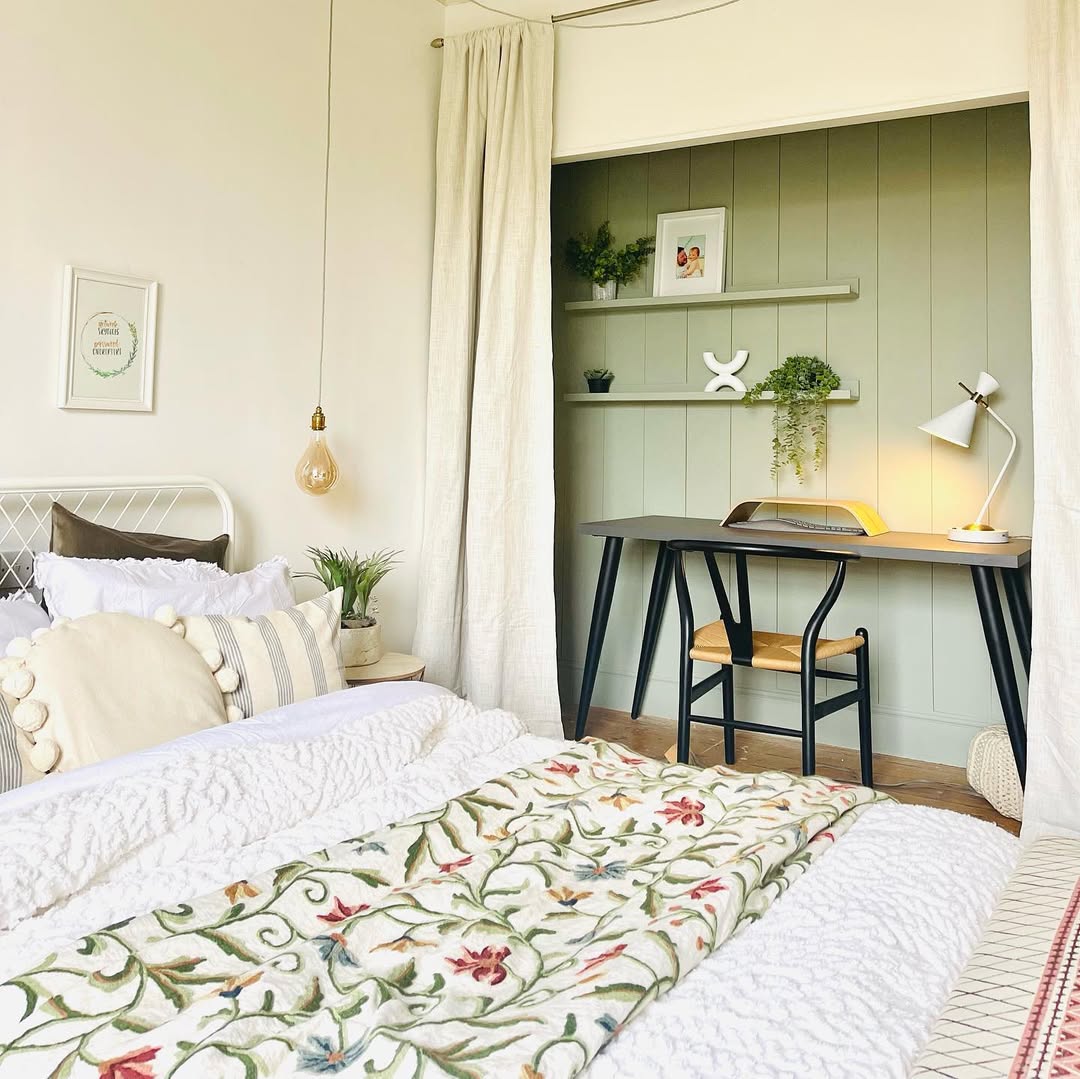 Calm Desk Tucked Into a Built-In Nook