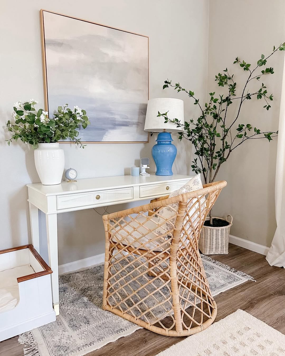 Breezy Texture and Coastal Elegance