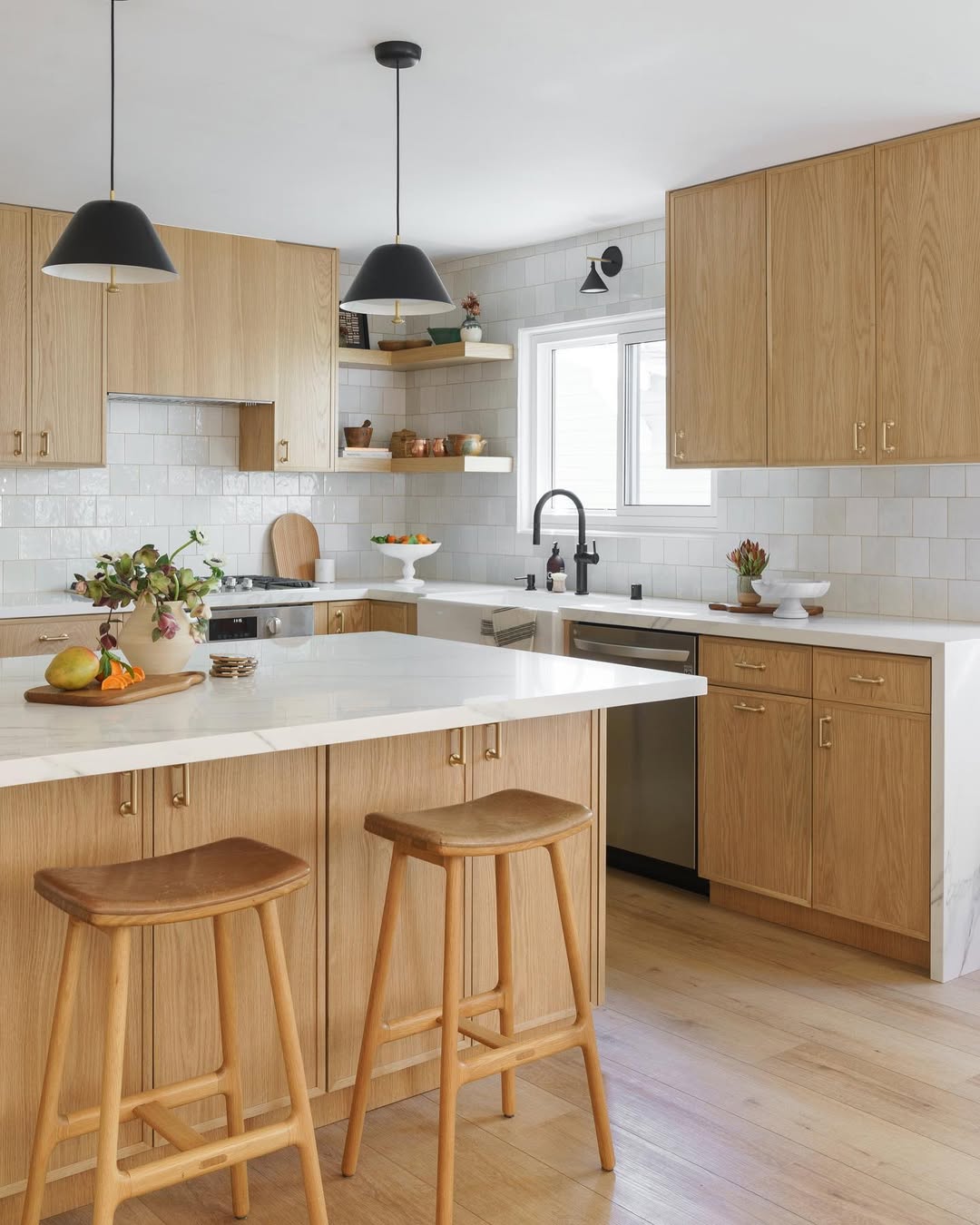 The Pendants Take Center Stage