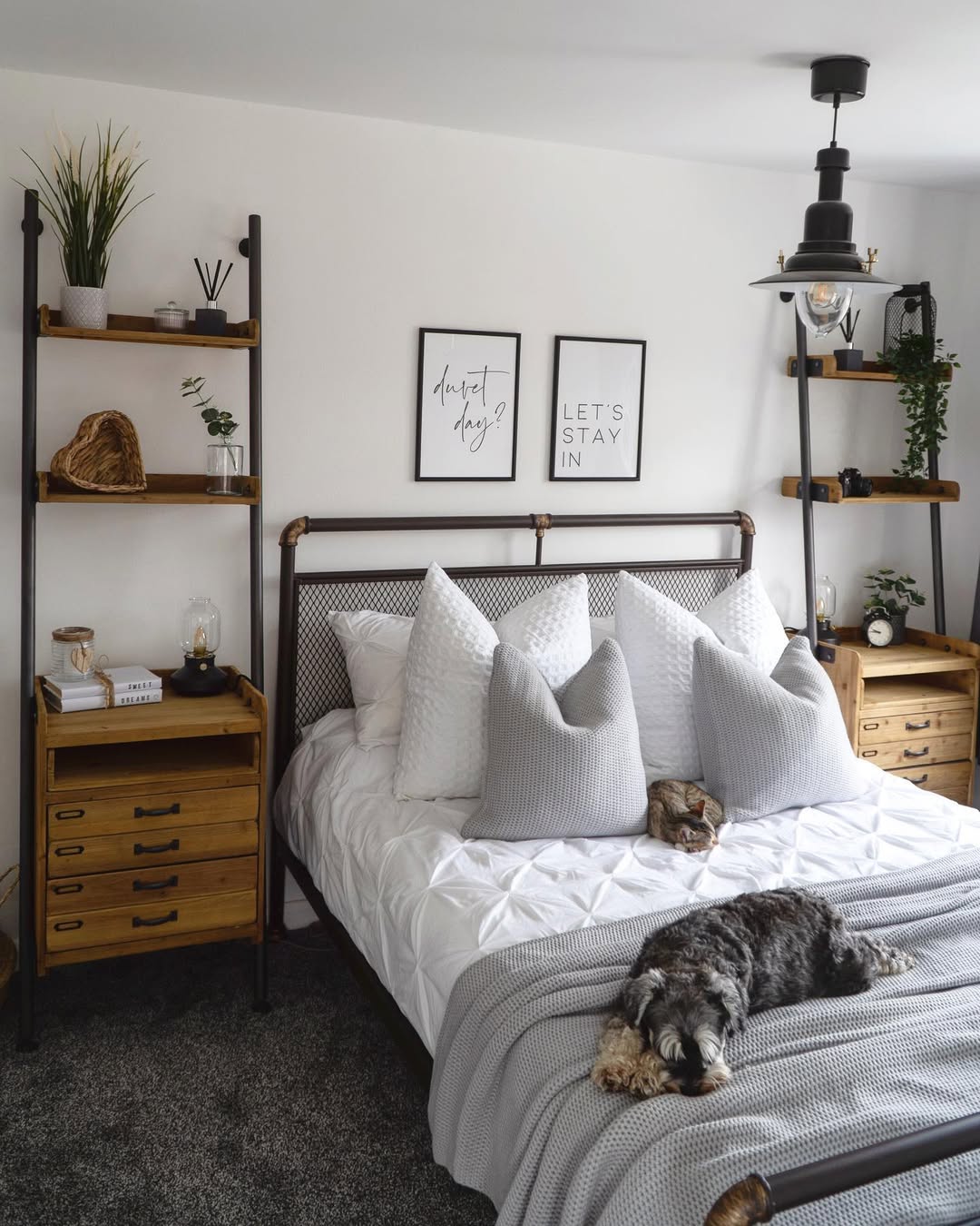 Warm Industrial Style With Metal Frames