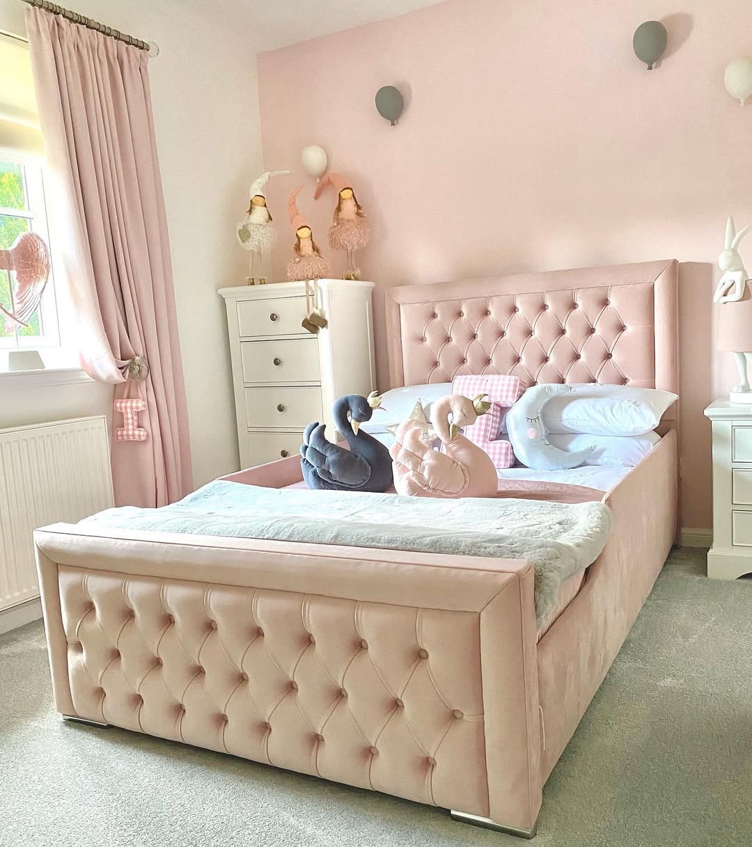 A Velvet Swan Room in Soft Princess Tones