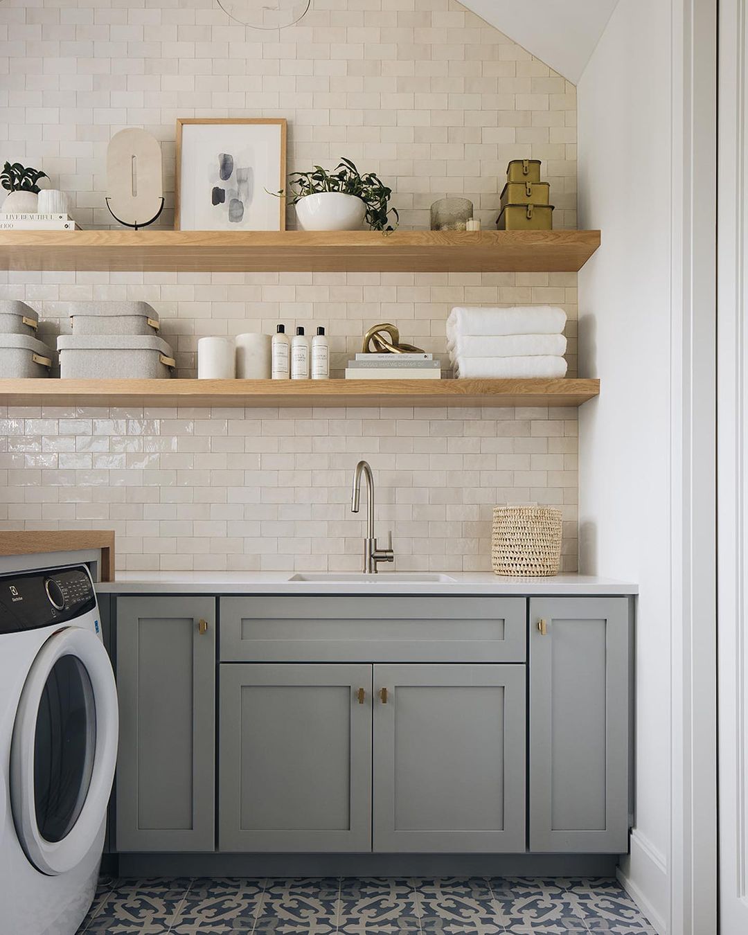 Light Subway Tile for a Bright, Airy Feel