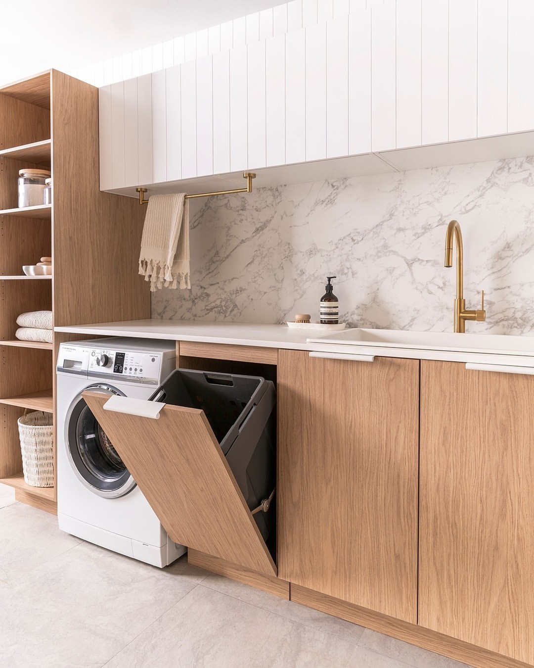 Marble Backsplash for a Luxurious Touch
