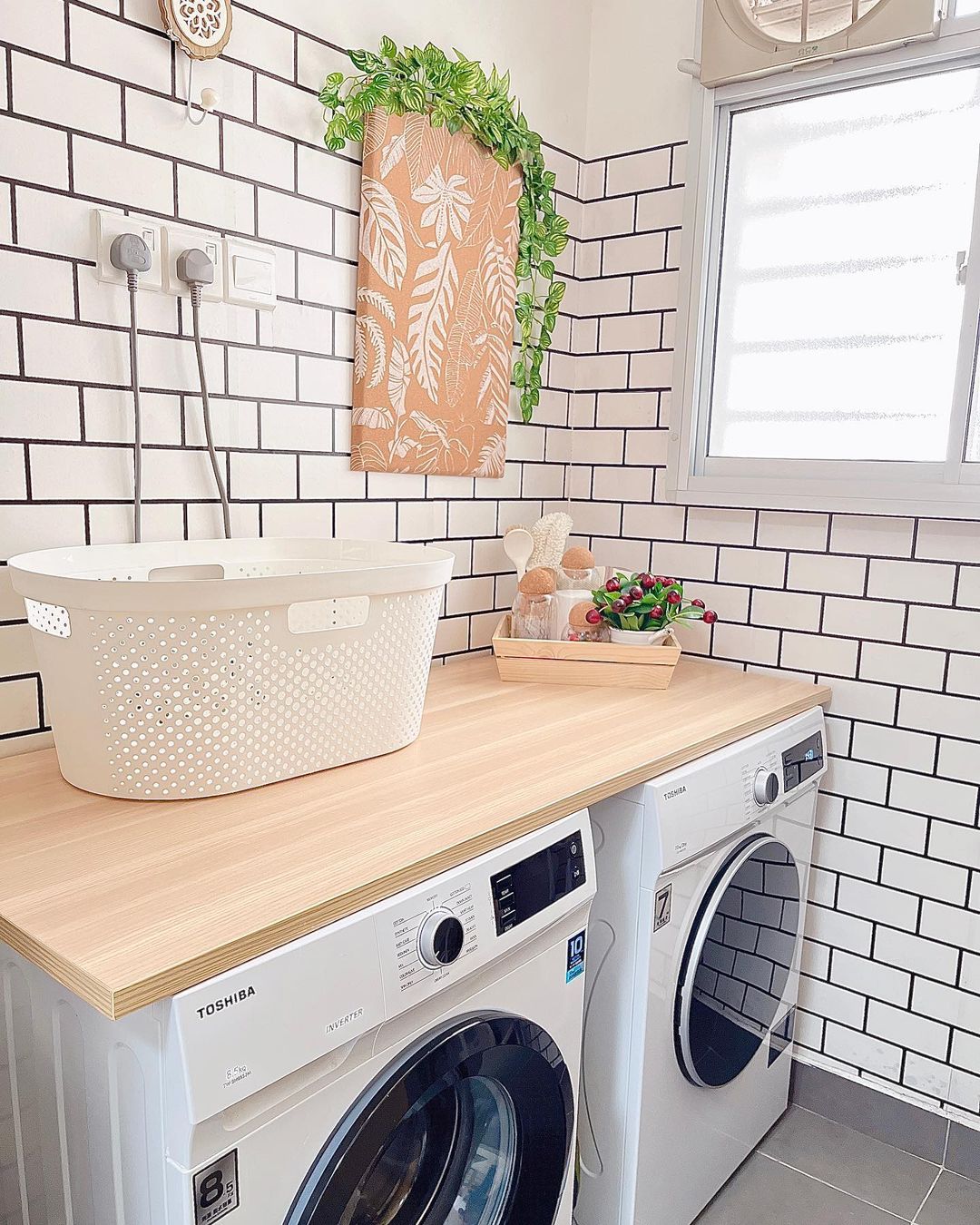 Modern Subway Tile with Black Grout