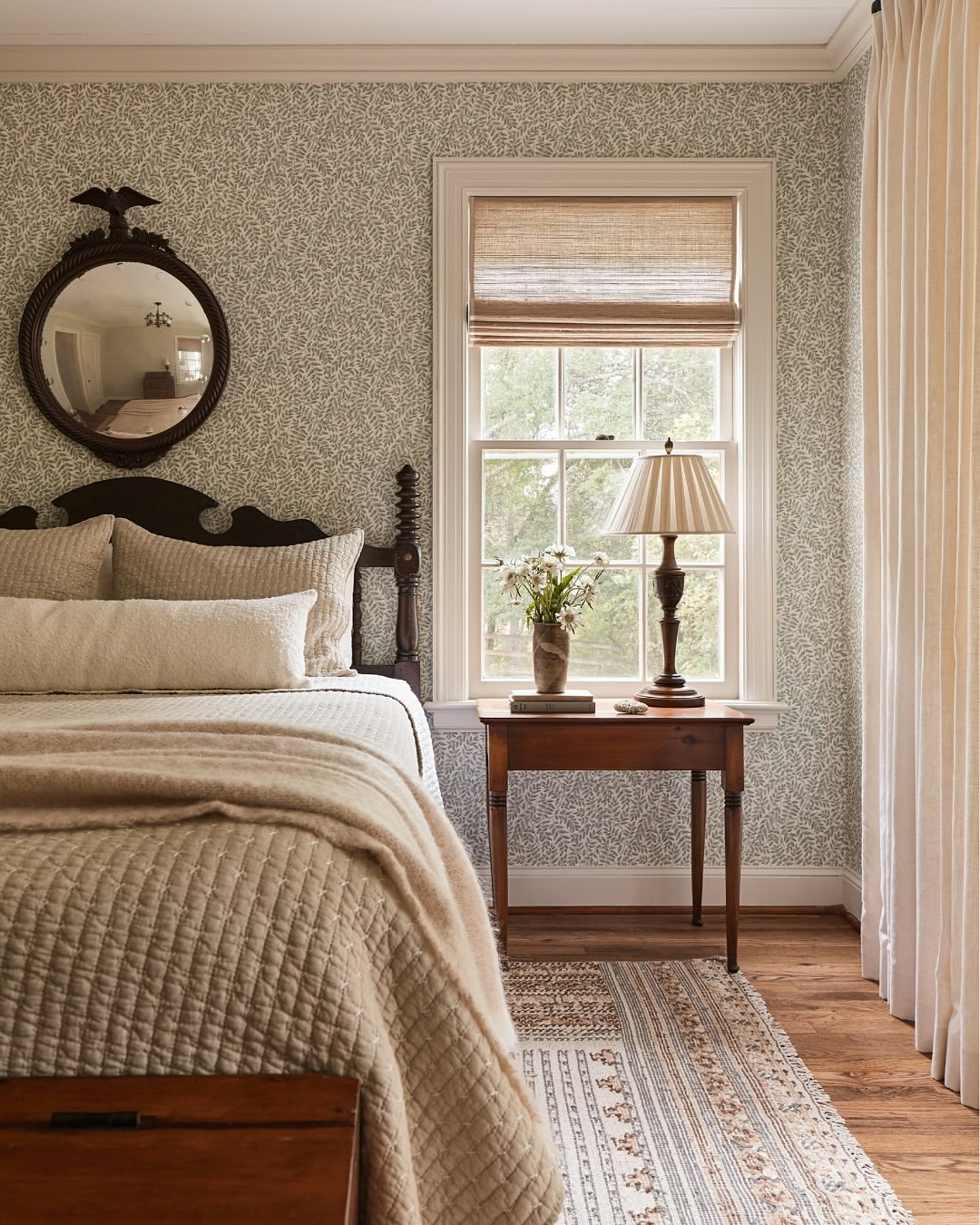 Calm Patterns With A Mirror Accent