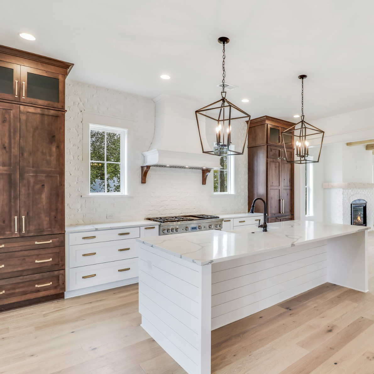 White Distressed Brick Veneer Backsplash