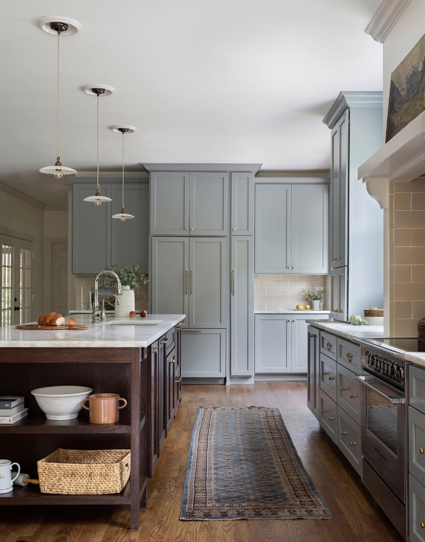 Cabinet Crown Molding in a Modern Kitchen